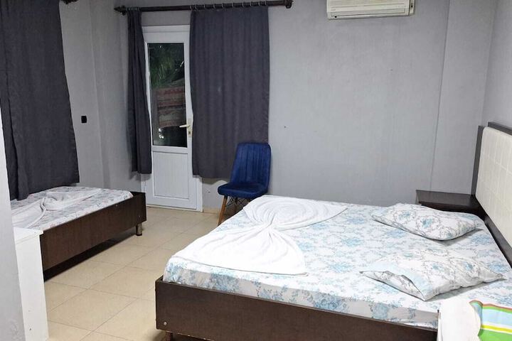 Room 5 of 14