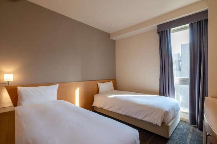 Room 12 of 14