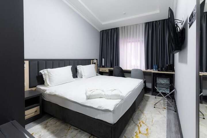 Room 13 of 48