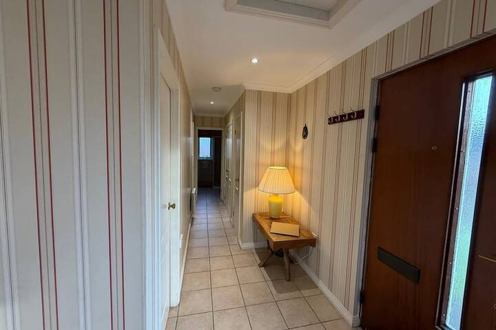 Room 53 of 79