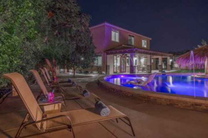 Pool 18 of 33
