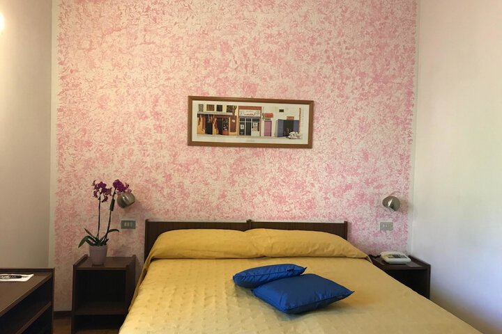 Room 32 of 91