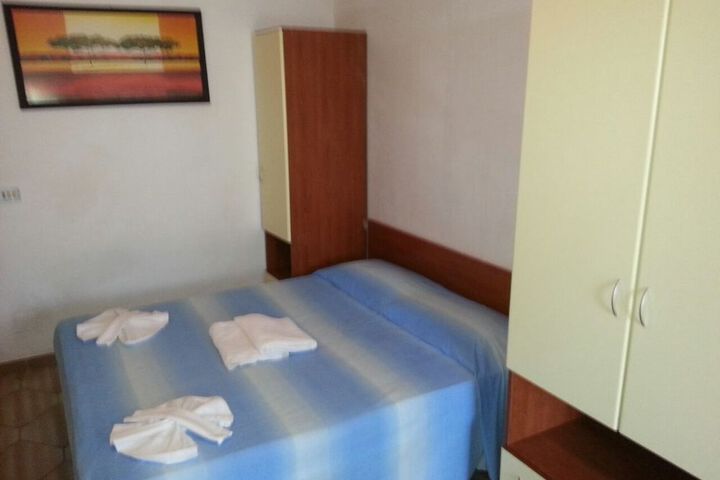 Room 3 of 13