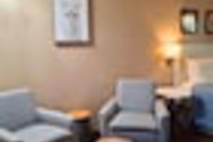 Room 35 of 111