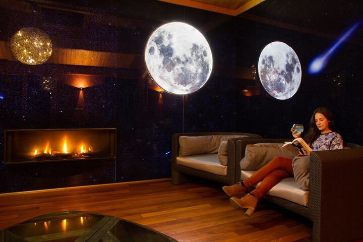 Lounge 51 of 59