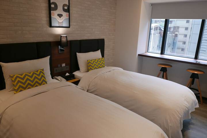Room 48 of 99