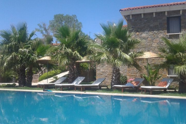 Hotel with Pool