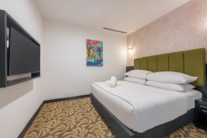 Room 14 of 40