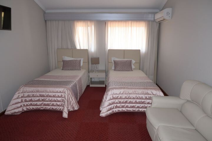 Room 14 of 36