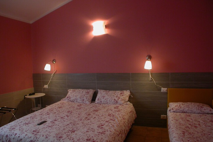 Room 8 of 65