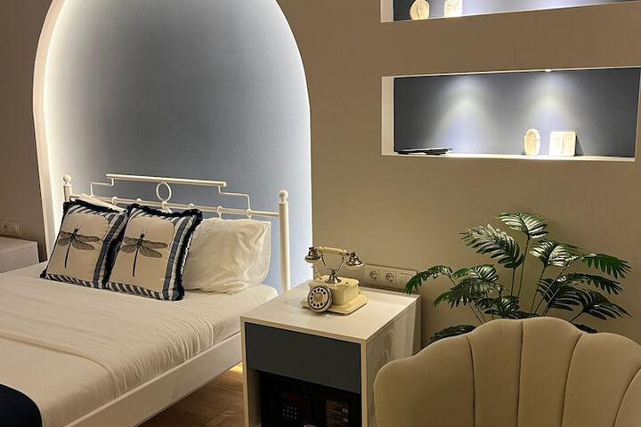 Room 6 of 35
