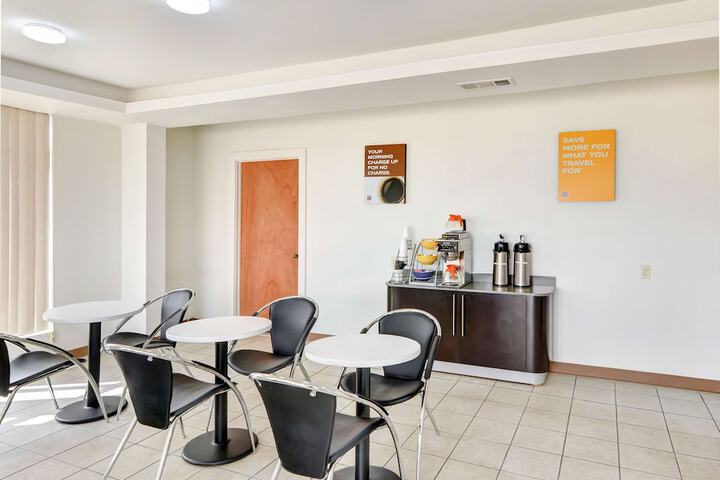 Breakfast/Coffee Service 18 of 23