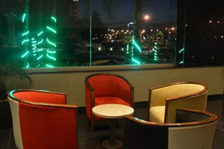 Entrance & Lobby