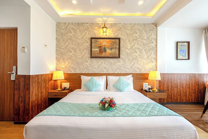 Room 34 of 94