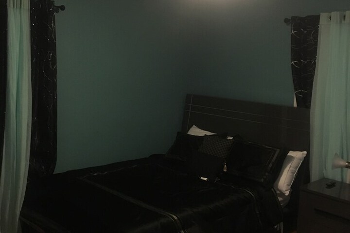 Room 7 of 33