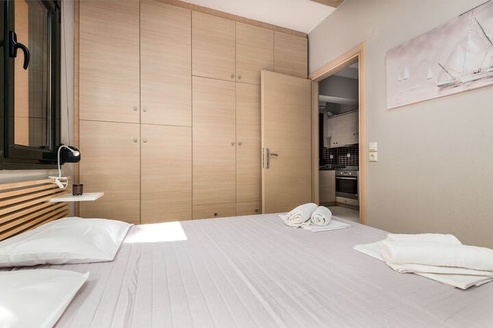 Room 4 of 61