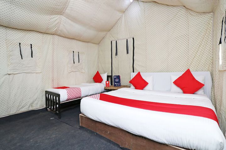Room 23 of 32