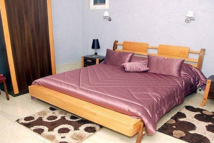 Room 4 of 31