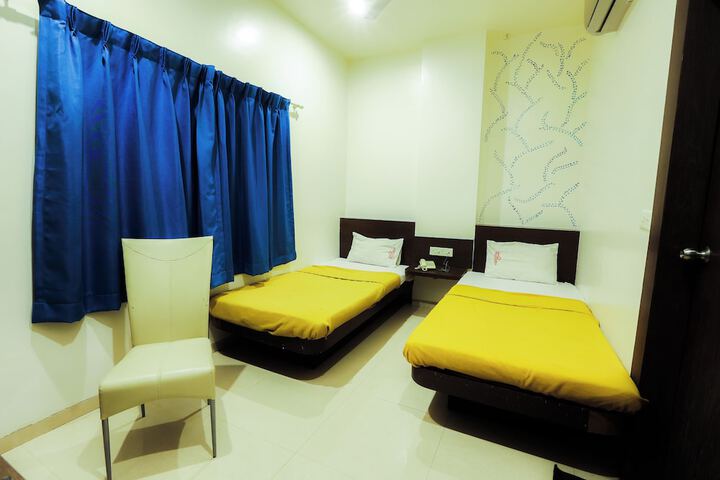 Room 6 of 7