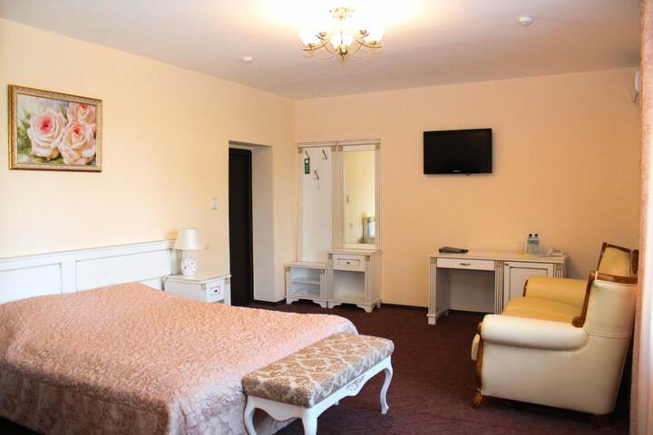 Room 12 of 37