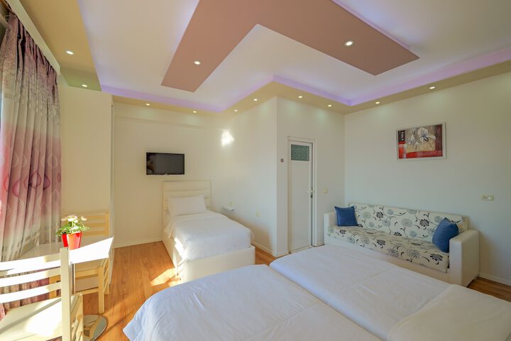 Room 85 of 119