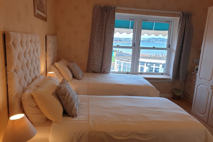 Room 26 of 184