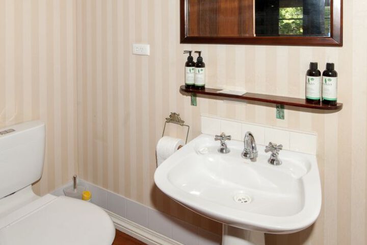 Room 43 of 85