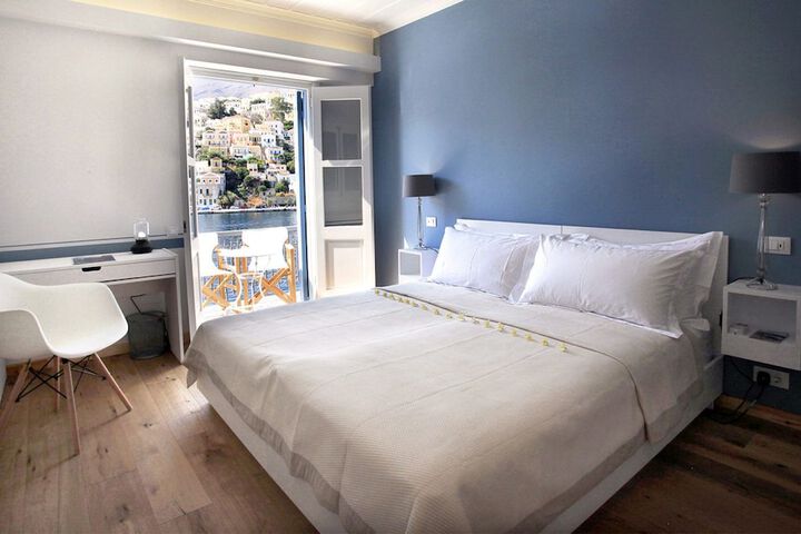 Room 4 of 16