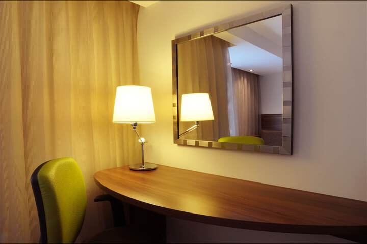 Room 4 of 51