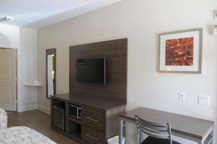 Room 10 of 36