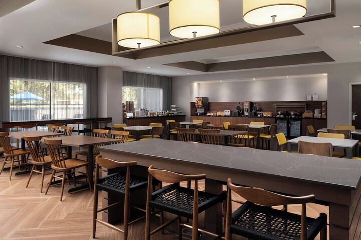 Breakfast/Coffee Service 30 of 34