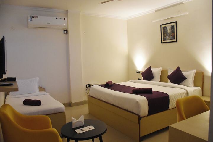 Room 4 of 14