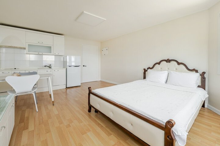 Room 54 of 85
