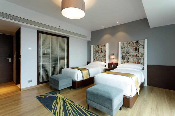 Room 7 of 27