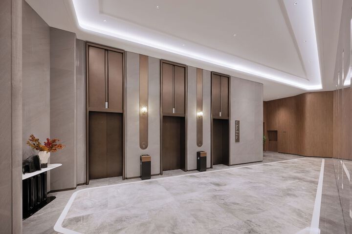 Ballroom/Hall 36 of 45