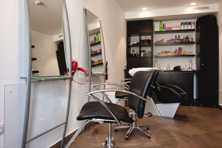 Hair salon