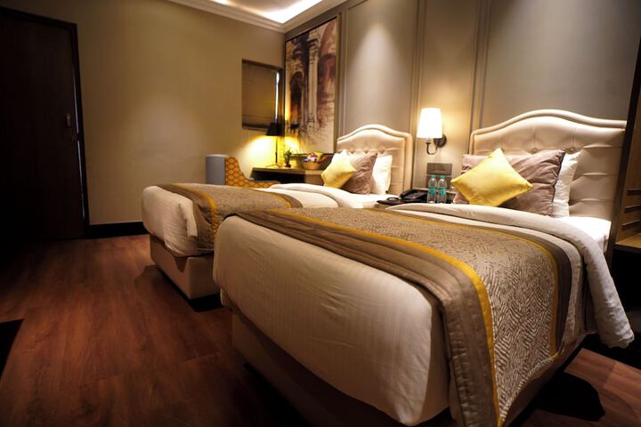 Room 33 of 111
