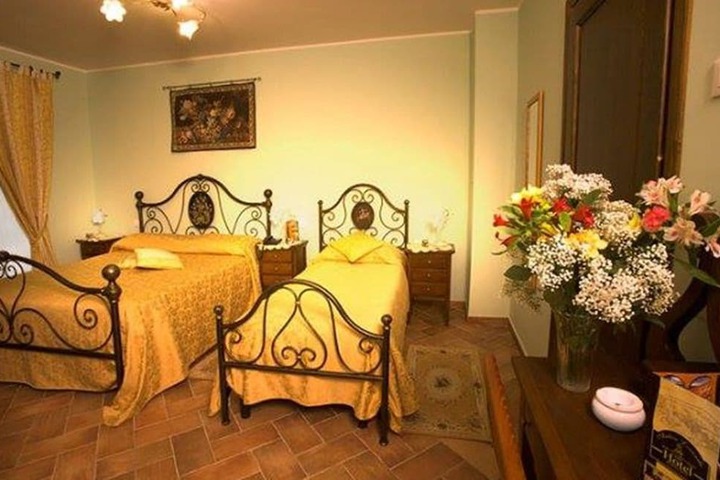 Room 6 of 45
