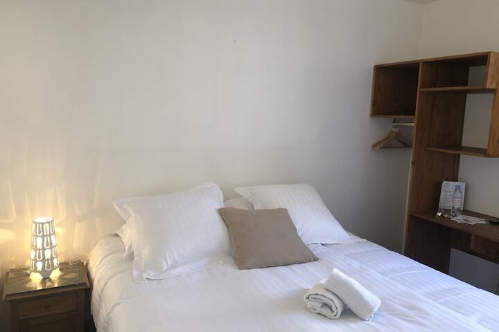 Room 9 of 86