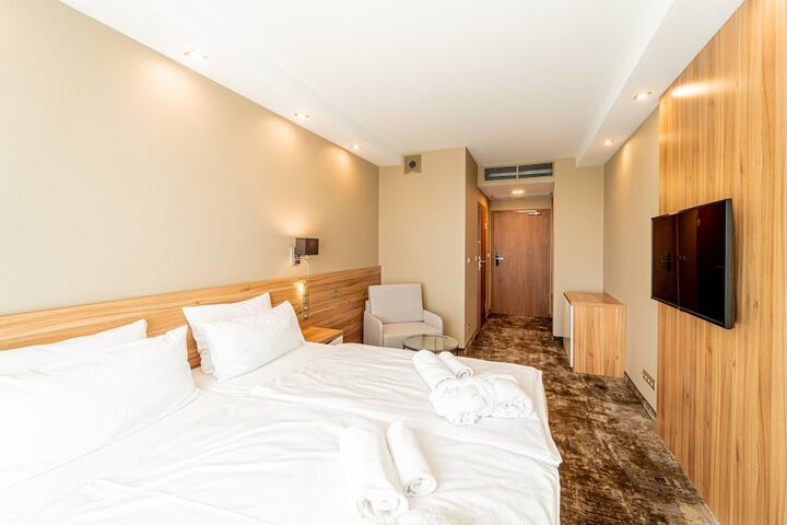 Room 4 of 34