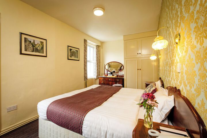 Room 27 of 63