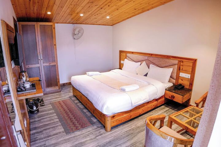 Room 12 of 46