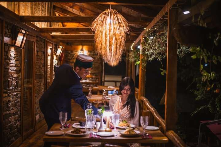 Dining 58 of 81