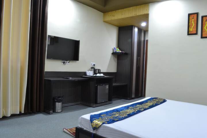 Room 3 of 42