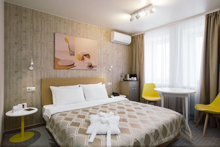 Room 3 of 52