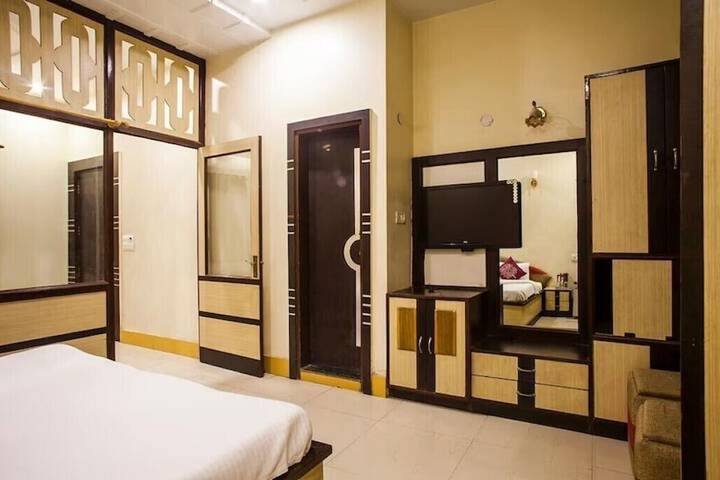 Room 11 of 21