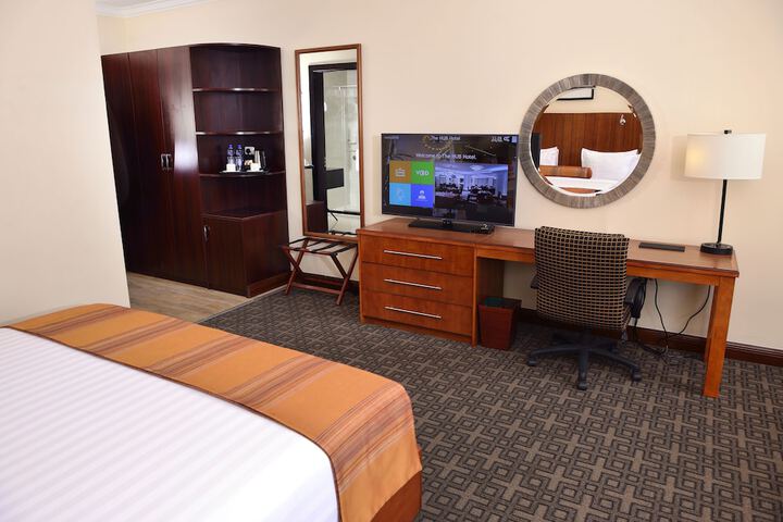 Room 18 of 168