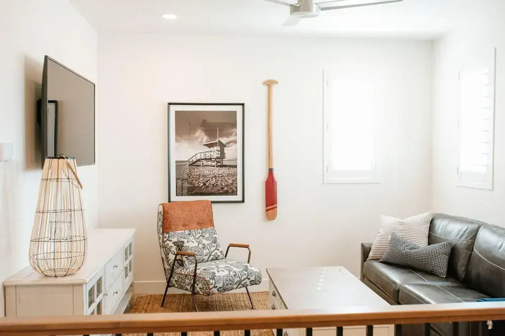 Room 2 of 18