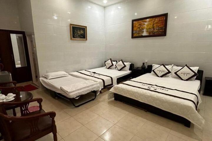 Hotel Suite Photo