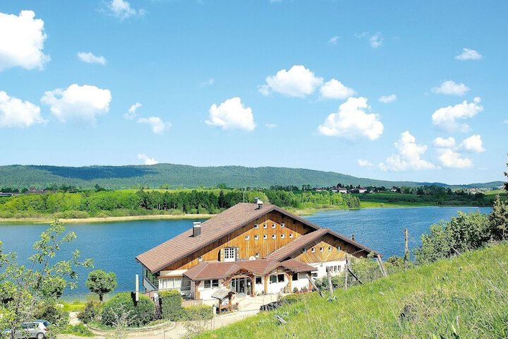 Hotel de lAbbaye in Grande-Rivière-Château